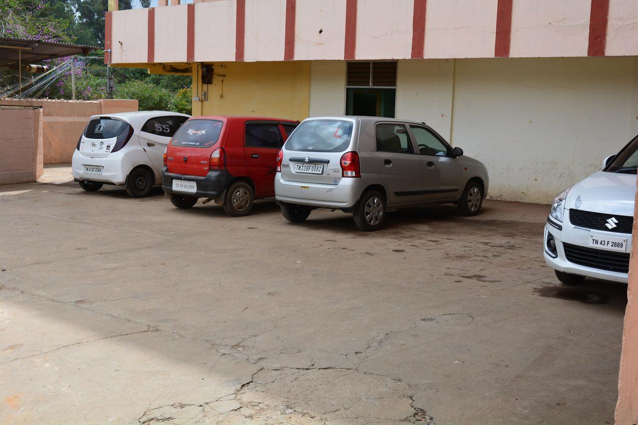Hotel Blue Hills International Udagamandalam Exterior foto