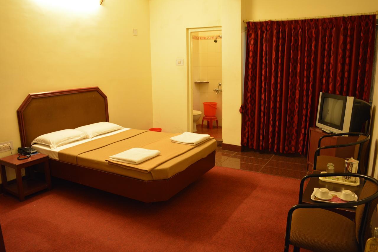 Hotel Blue Hills International Udagamandalam Exterior foto